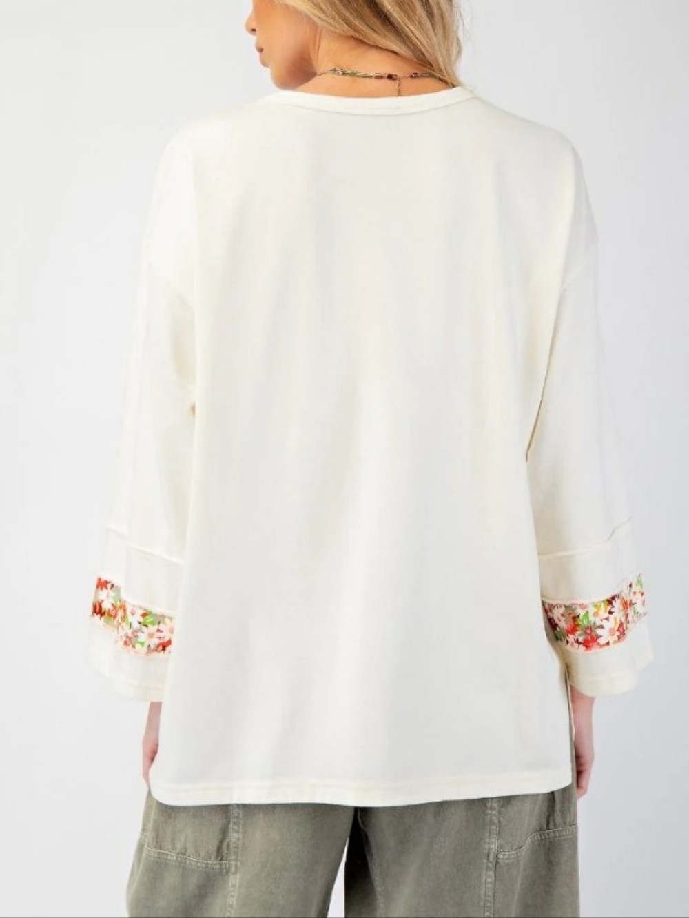 Easel Flower Patch Knit Top - Picture 11 of 12